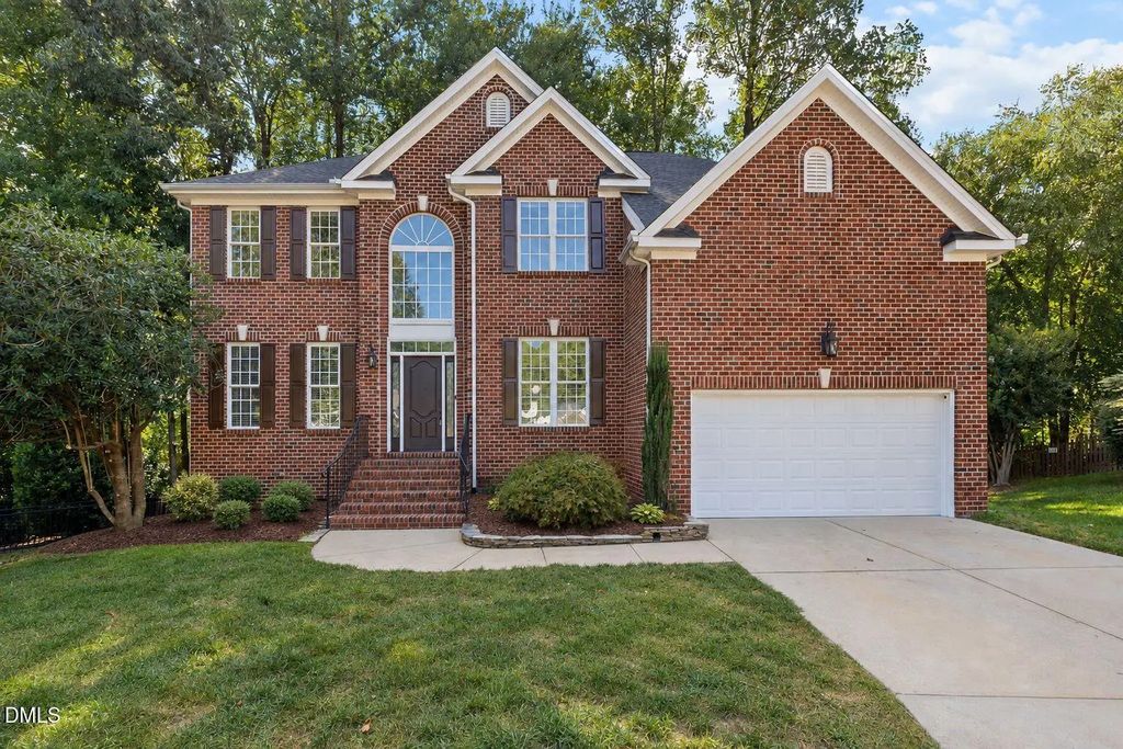 306 Honeywood Court, Cary