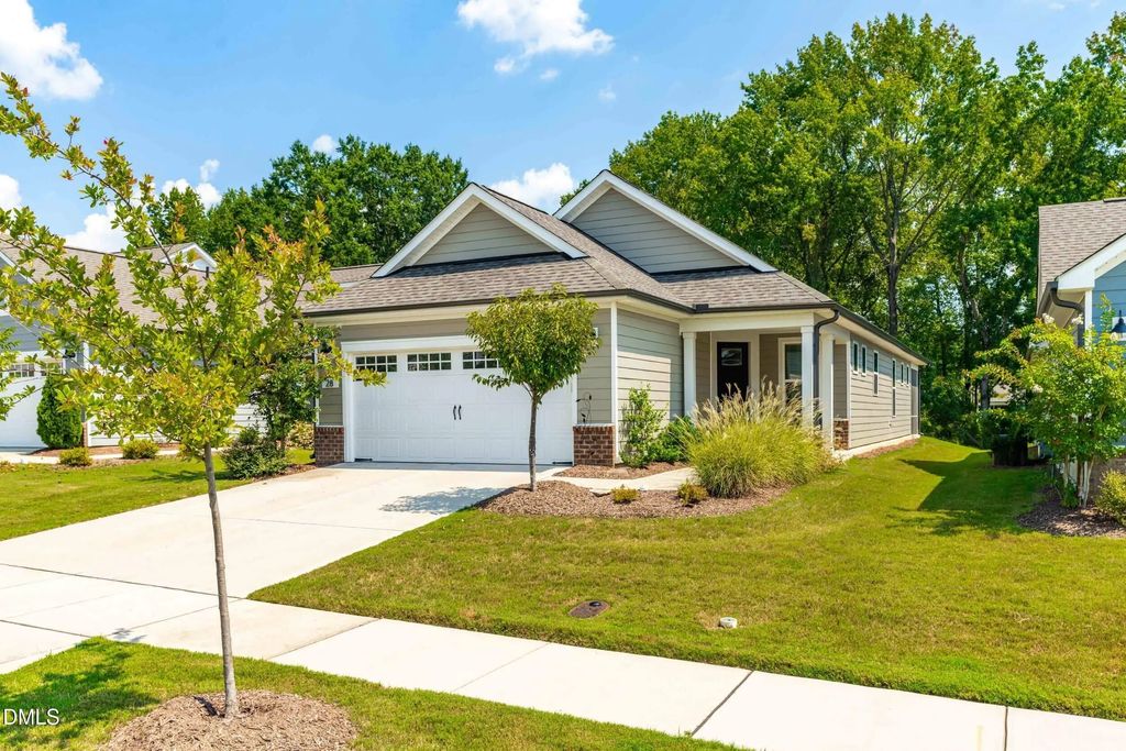 28 N Brookhollow Way, Clayton