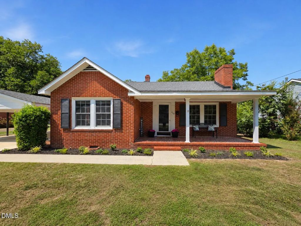 209 N Watauga Avenue, Dunn