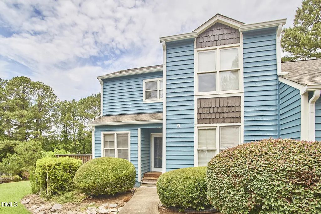 9 Hickory Wood Square, Durham