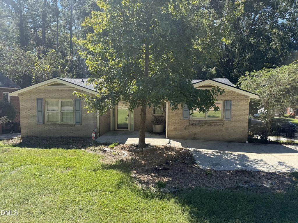 211 Carbonton Road, Sanford