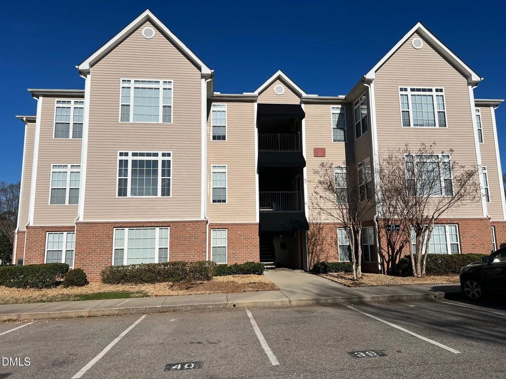 2501 Huntscroft Lane, Raleigh