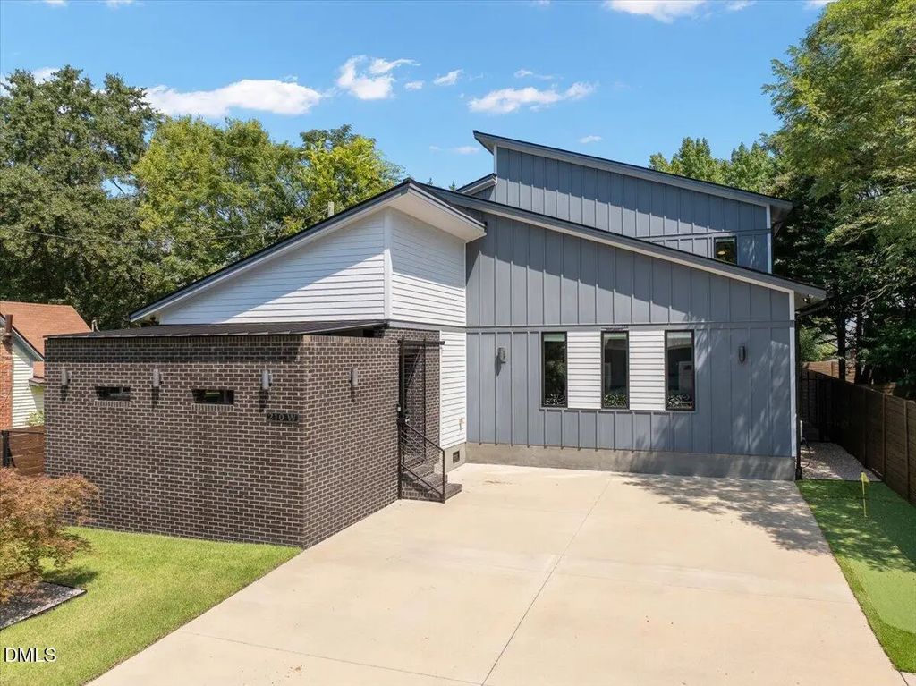 210 W Horne Street, Clayton