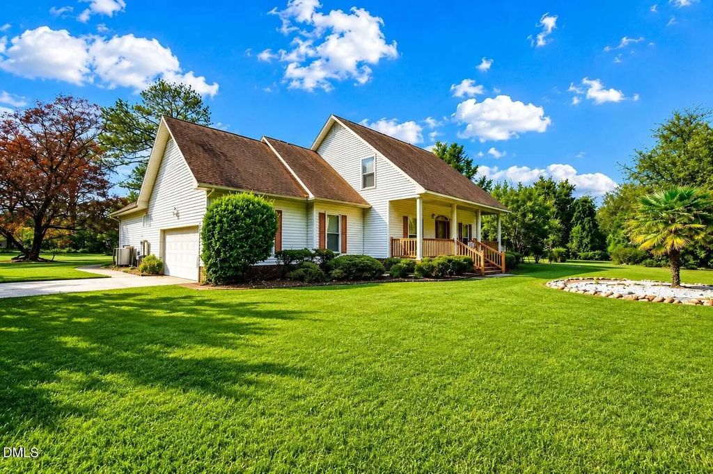 30 Ormsby Court, Spring Lake
