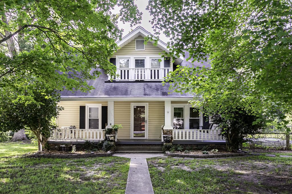 570 W Old Glencoe Road, Burlington