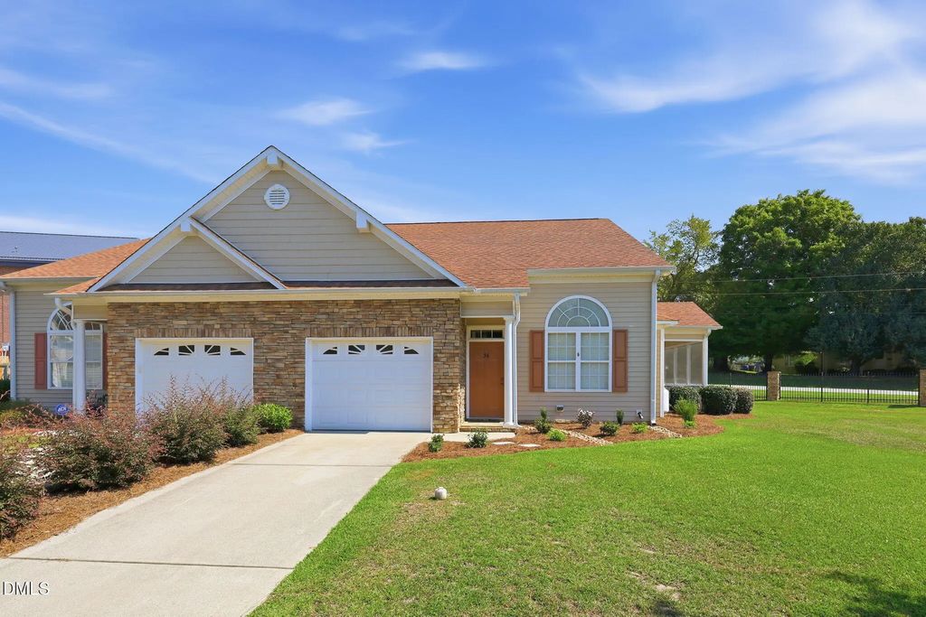 36 Old Trestle Court, Angier