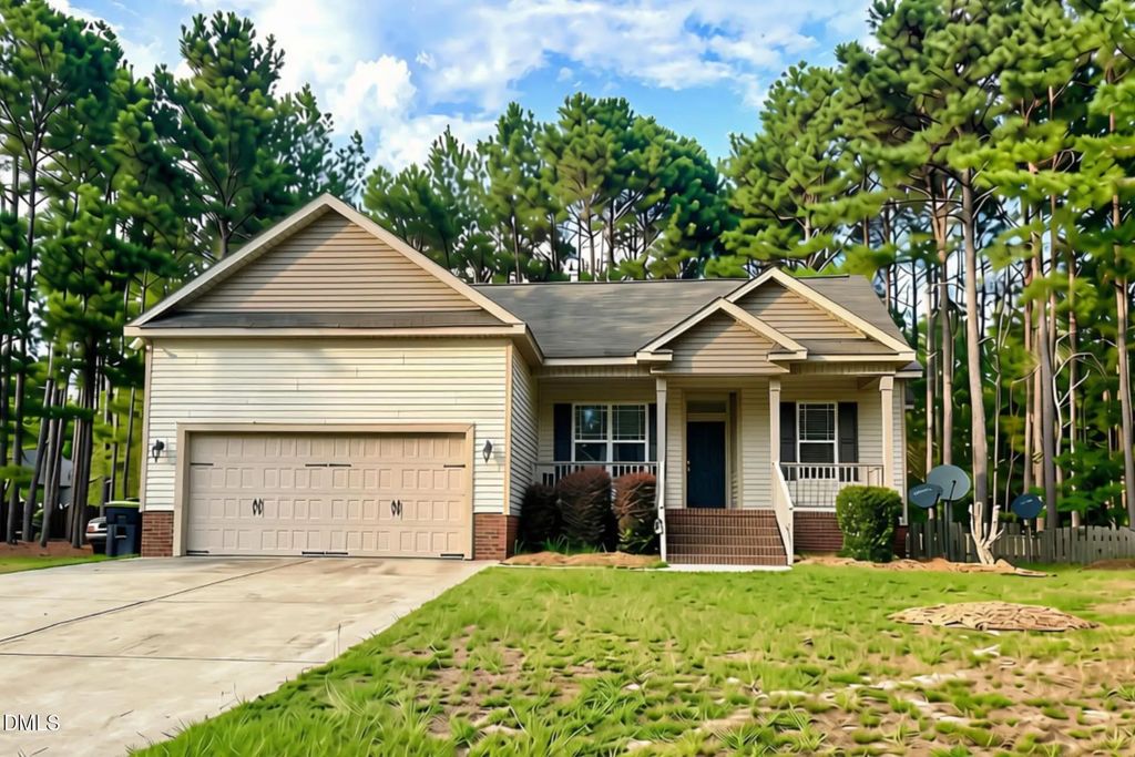 31 Maple Leaf Court, Lillington