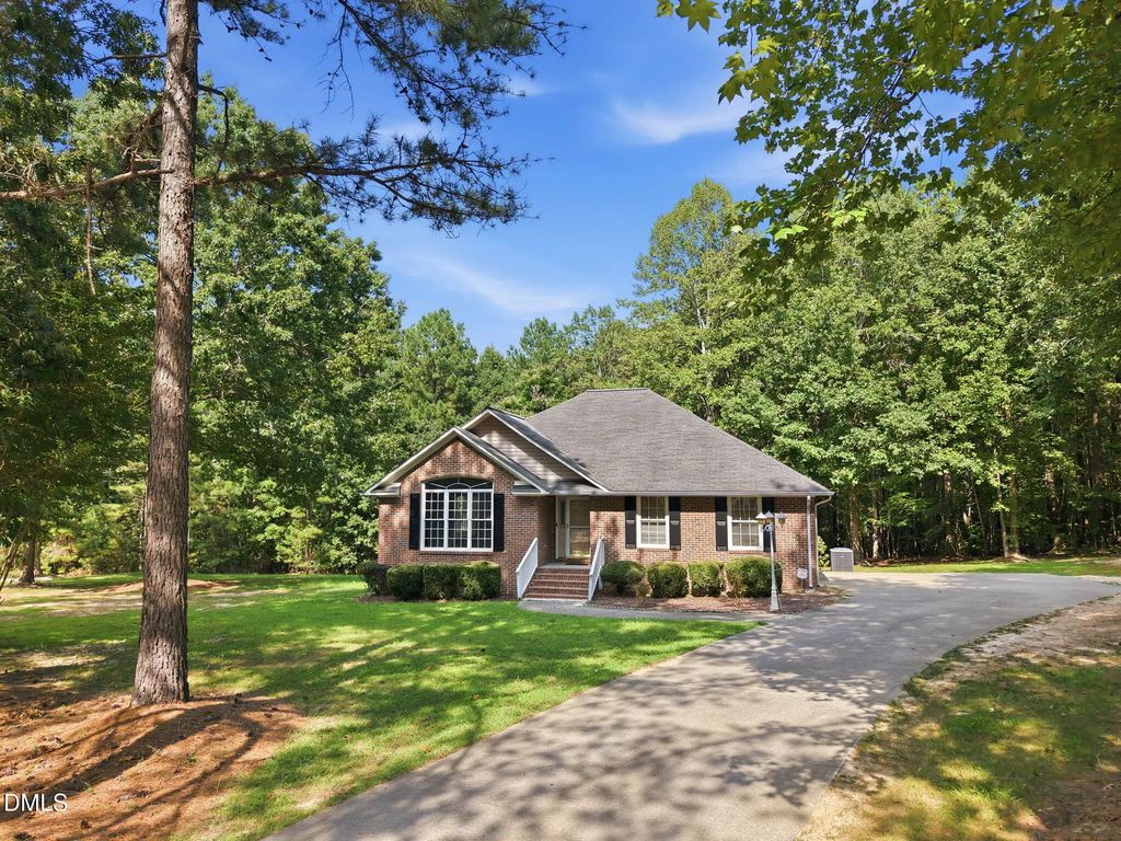 606 Dabney Woods Lane, Henderson