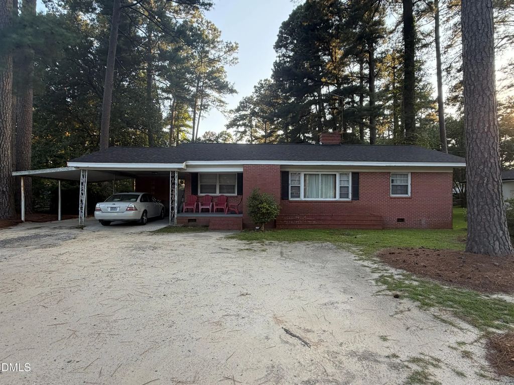 1112 Old Booker Dairy Road, Smithfield