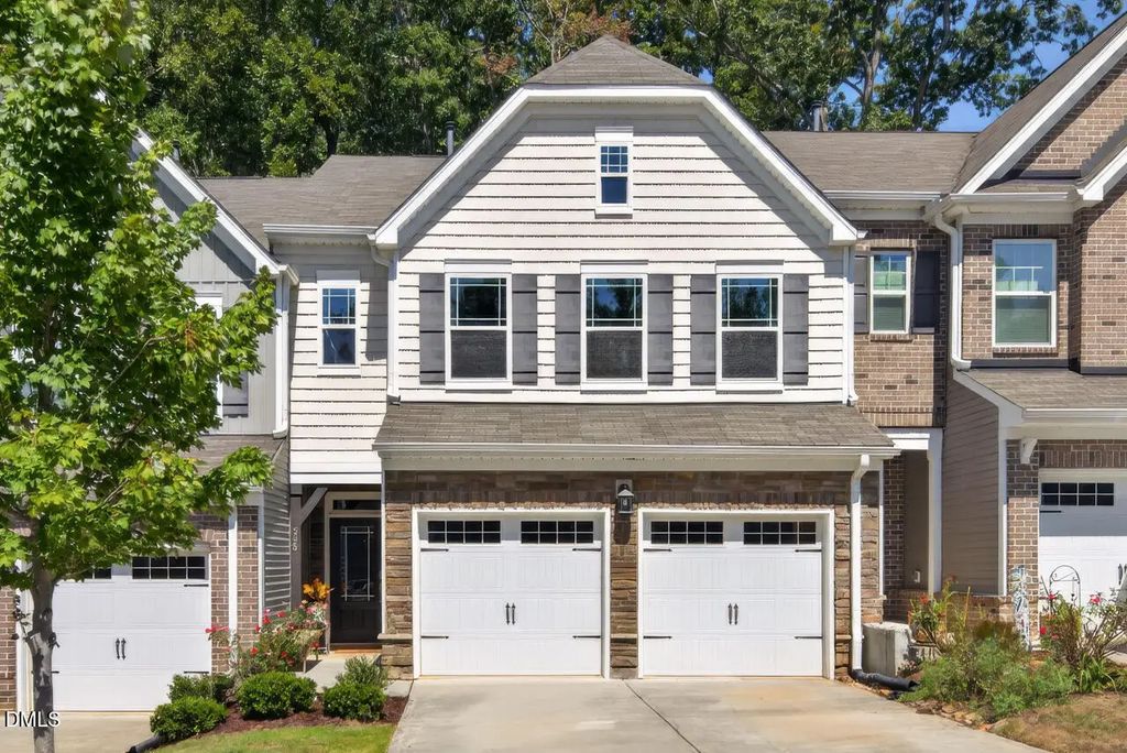 505 Great Eno Path, Hillsborough