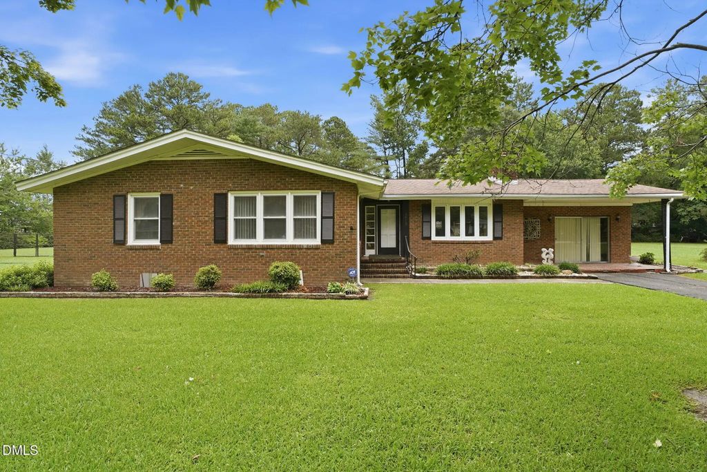 3615 Longleaf Drive Ne, Elm City