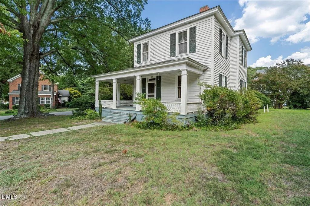 302 Halifax Street, Warrenton