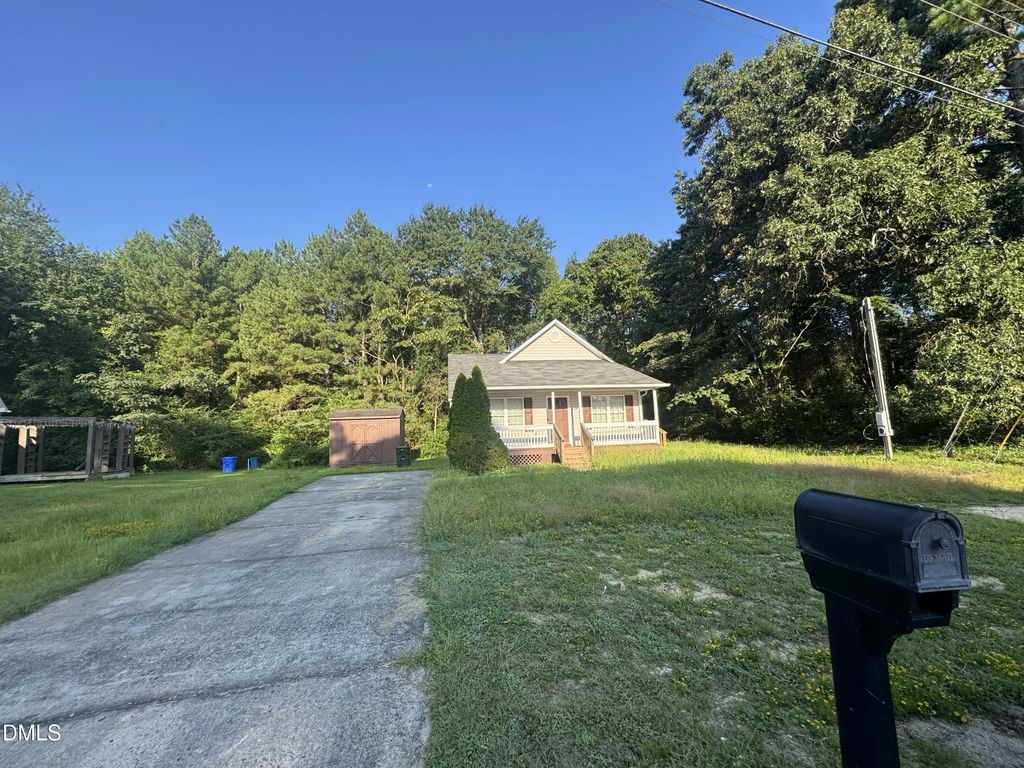6158 Lonestar Road, Fayetteville