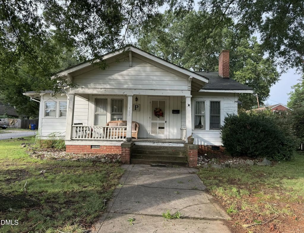 401 S 2nd Avenue, Siler City