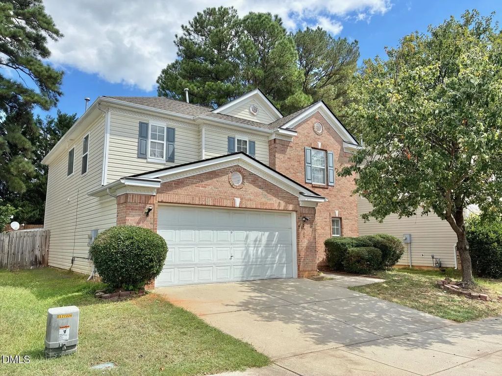 2909 Glade Aster Court, Raleigh