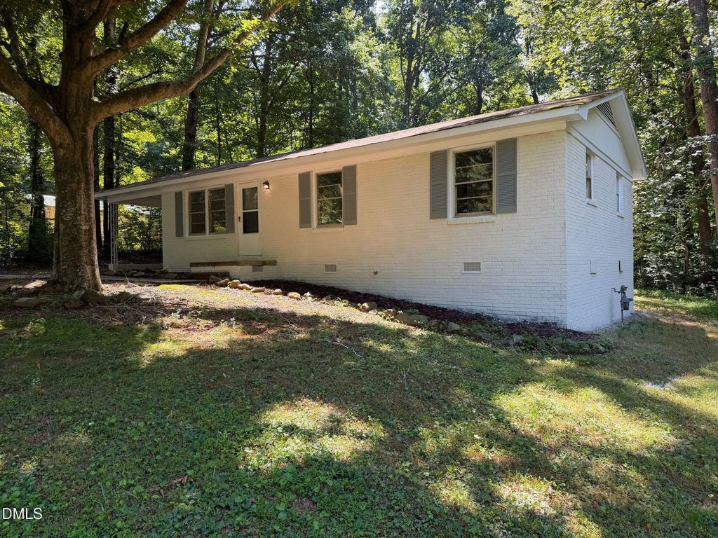 6220 Paylor Street, Mebane