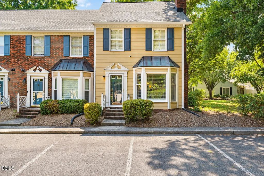 200 Standish Drive, Chapel Hill