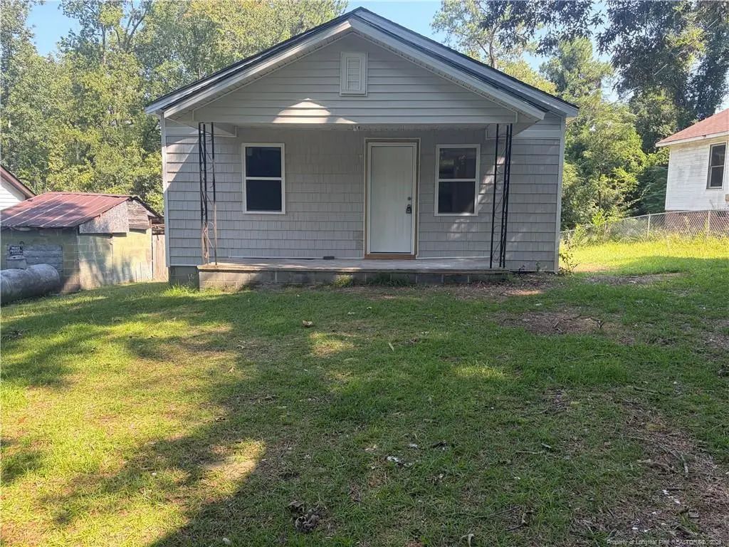 523 Oakwood Avenue, Raeford