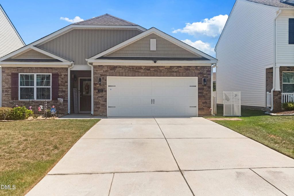 110 N Great White Way, Clayton