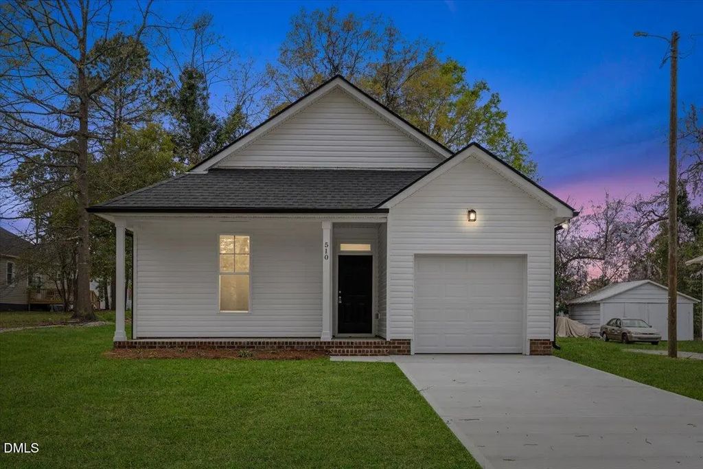 271 Mcneil Circle, Dunn