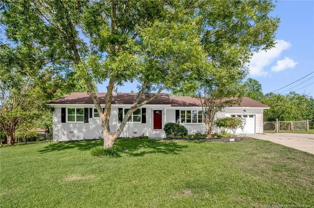 604 Roundtree Drive, Fayetteville