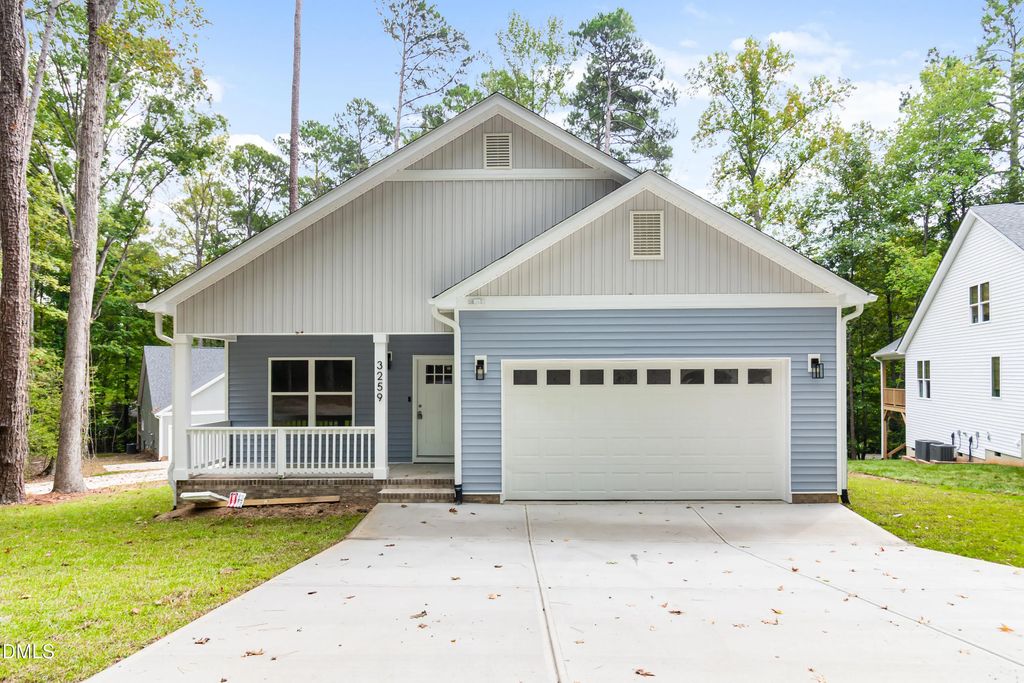 3259 Yorkshire Circle, Sanford