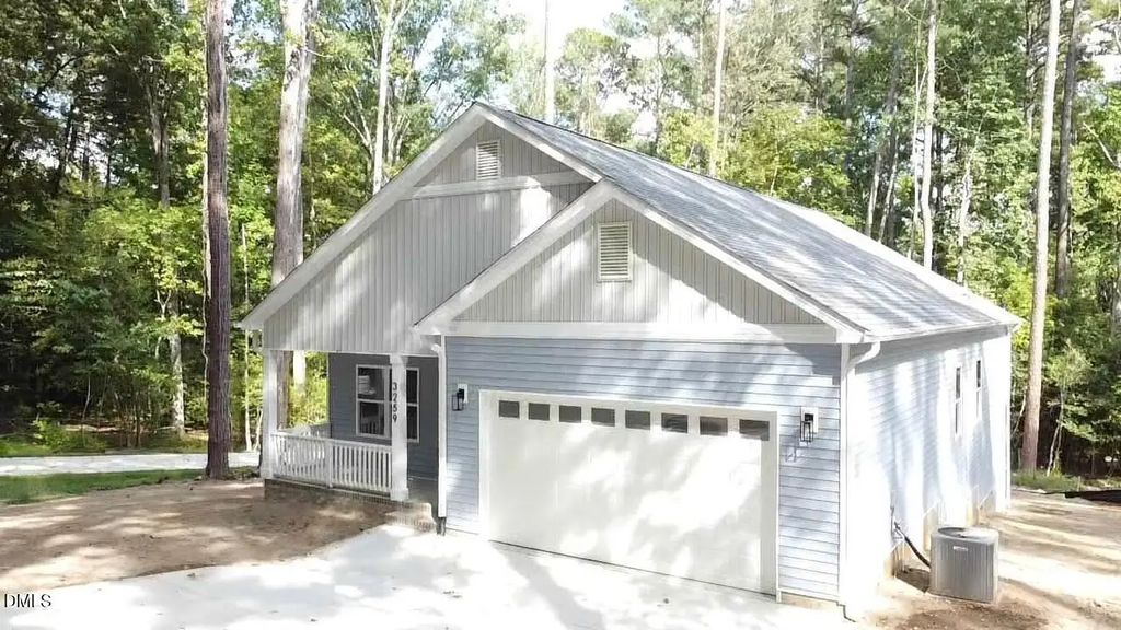 3259 Yorkshire Circle, Sanford