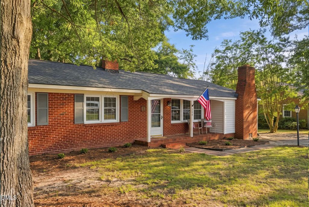 544 N Dunn Street, Angier