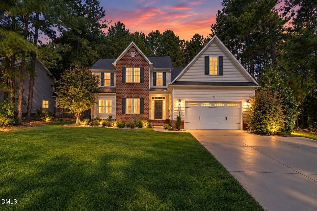 2458 Valley Drive, Clayton