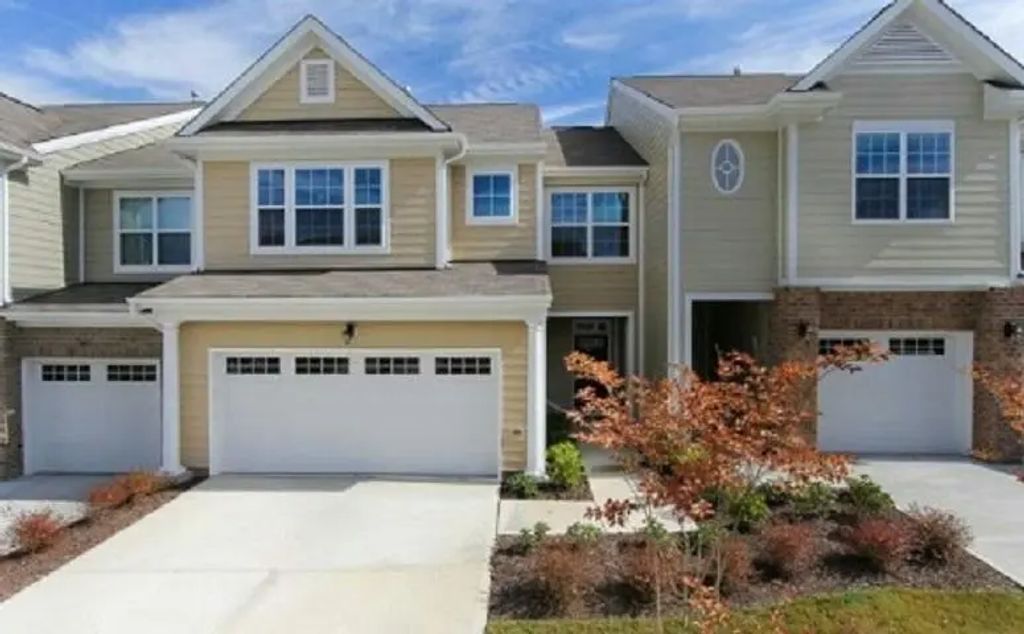 10118 Knotty Pine Lane, Raleigh