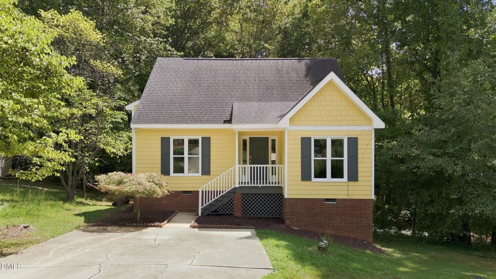 106 Barcelona Court, Cary