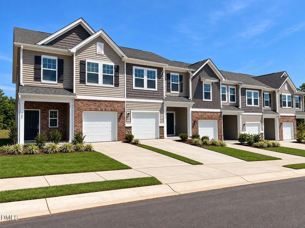 409 Dandelion Court, Mebane