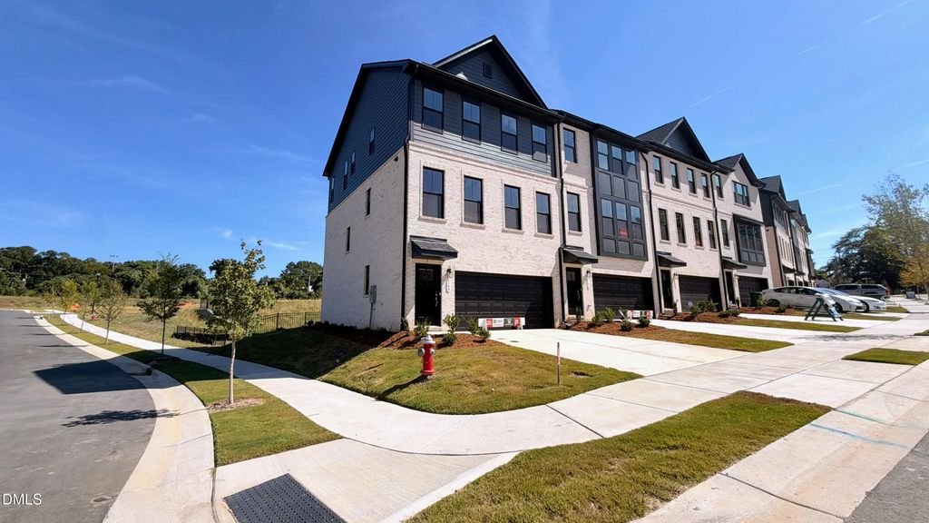 148 Midtown Rows Way, Fuquay Varina