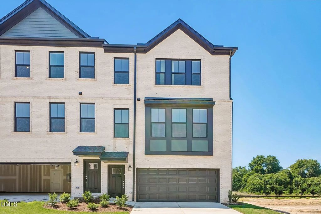 135 Midtown Rows Way, Fuquay Varina