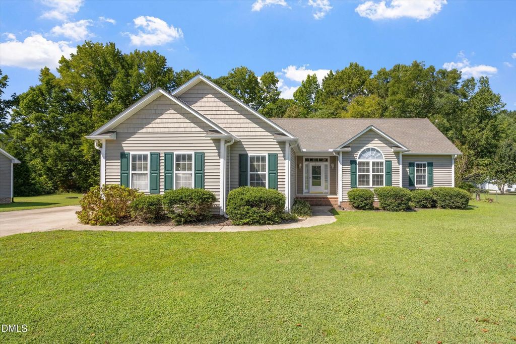 436 Olivia Way, Selma