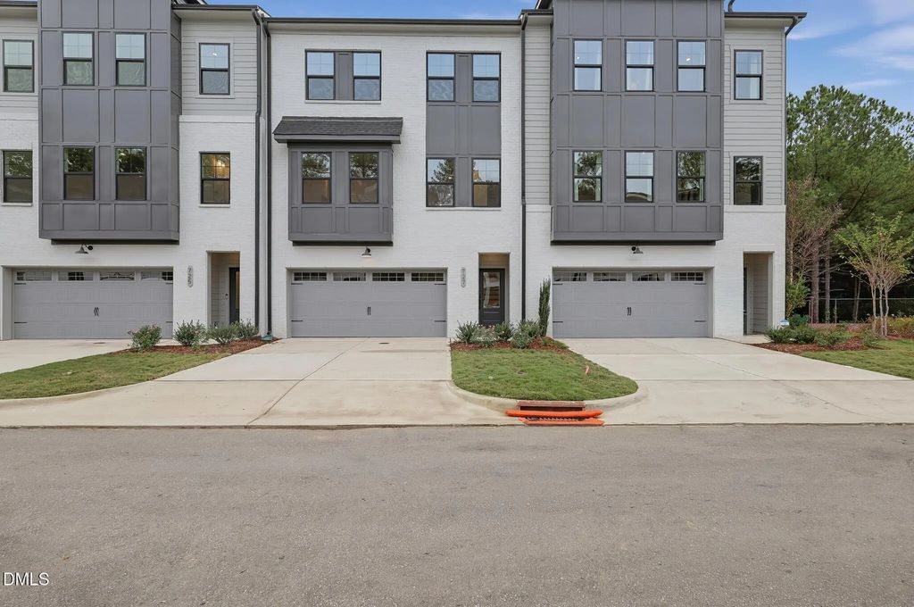 727 Mildred Oaks Court, Cary