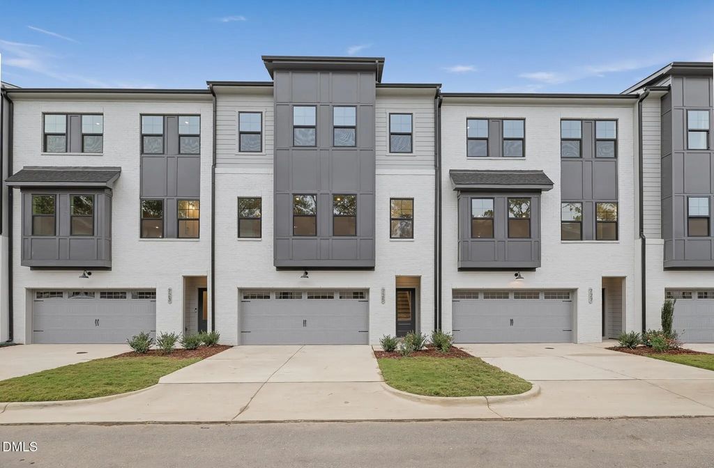 725 Mildred Oaks Court, Cary