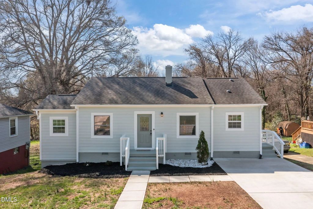 408 W Gilbreath Street, Graham