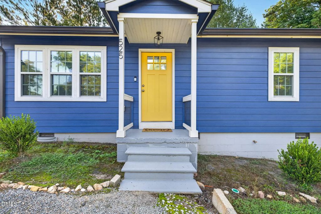 525 Cooper Street, Clayton