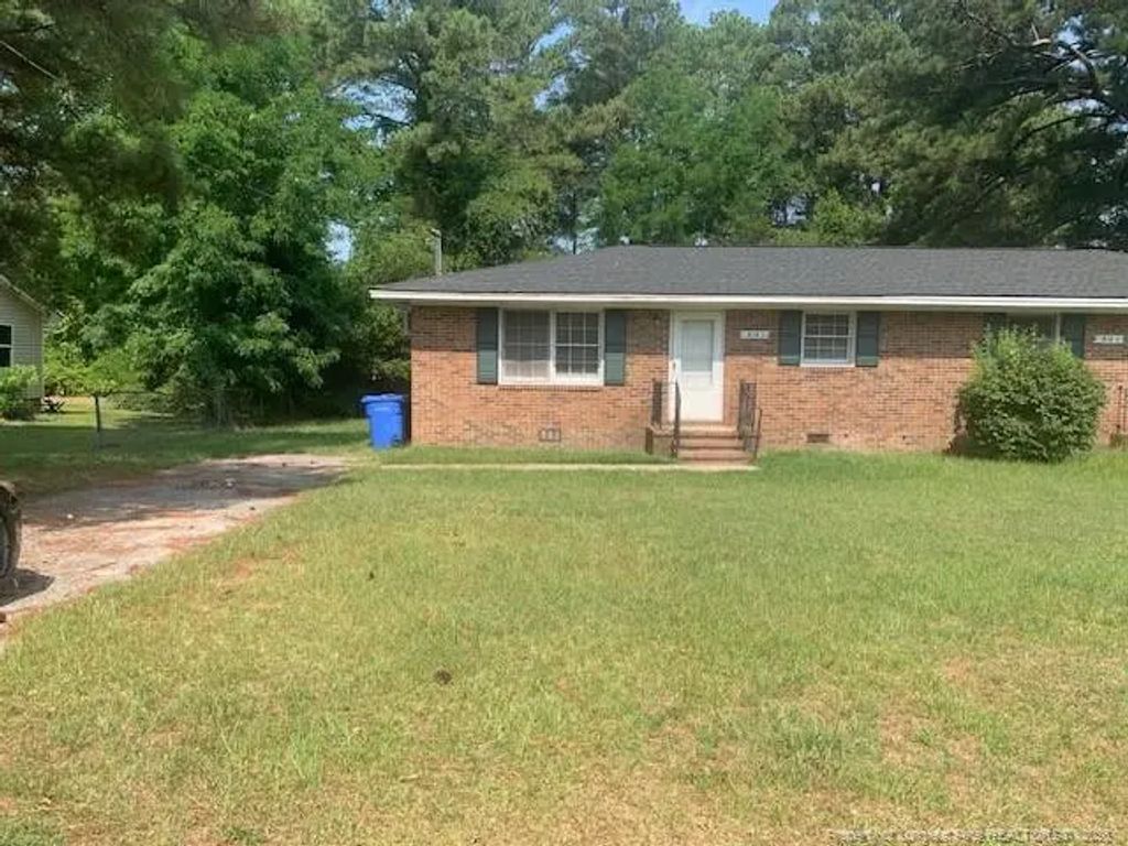 814 Varsity Drive A, Fayetteville