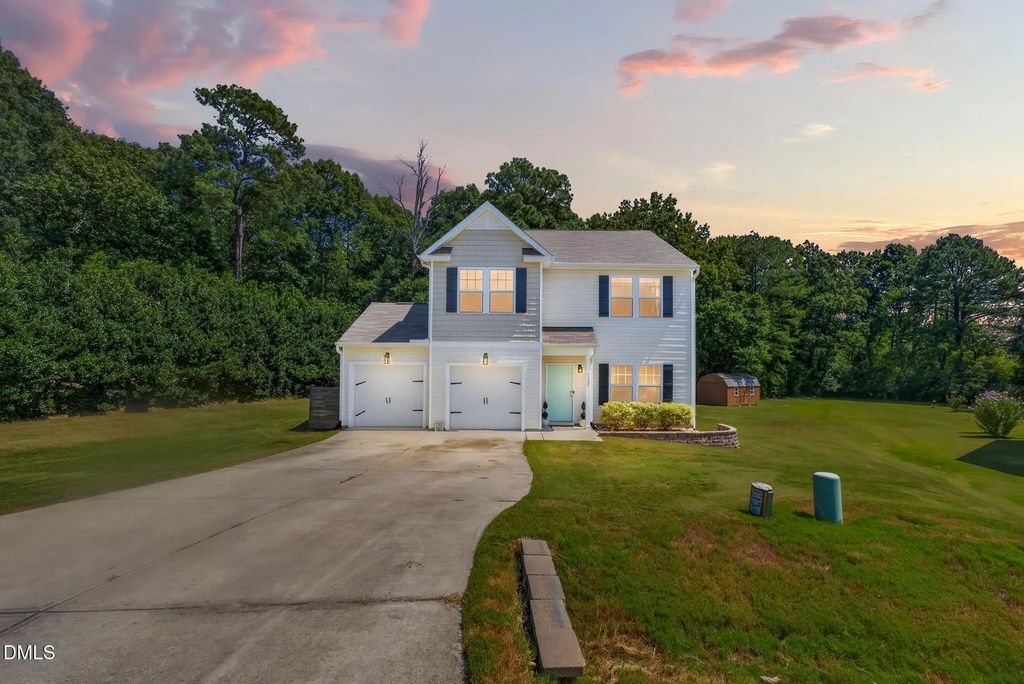127 Paige Stone Way, Angier