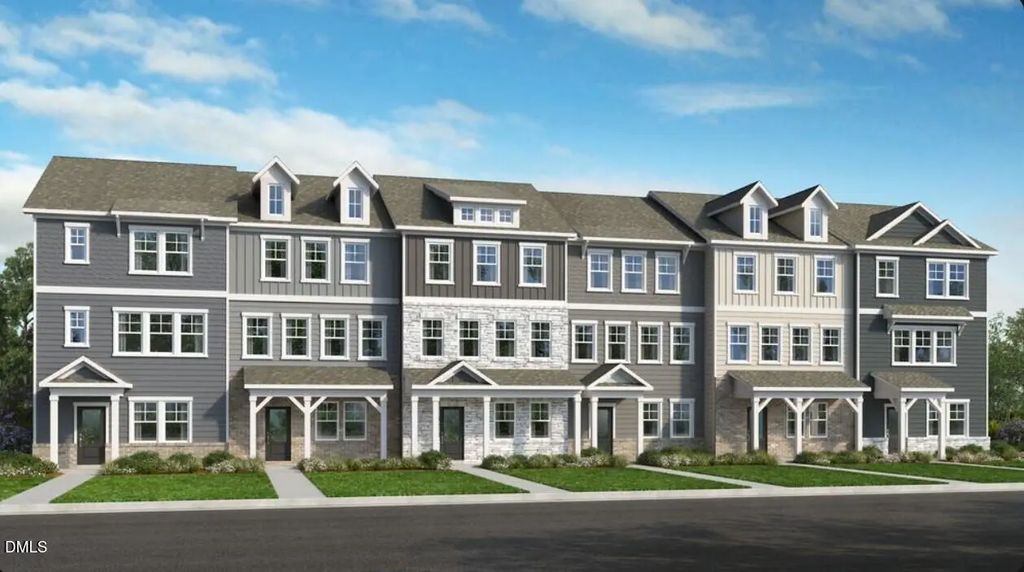 201 Villavista Trace 103, Garner