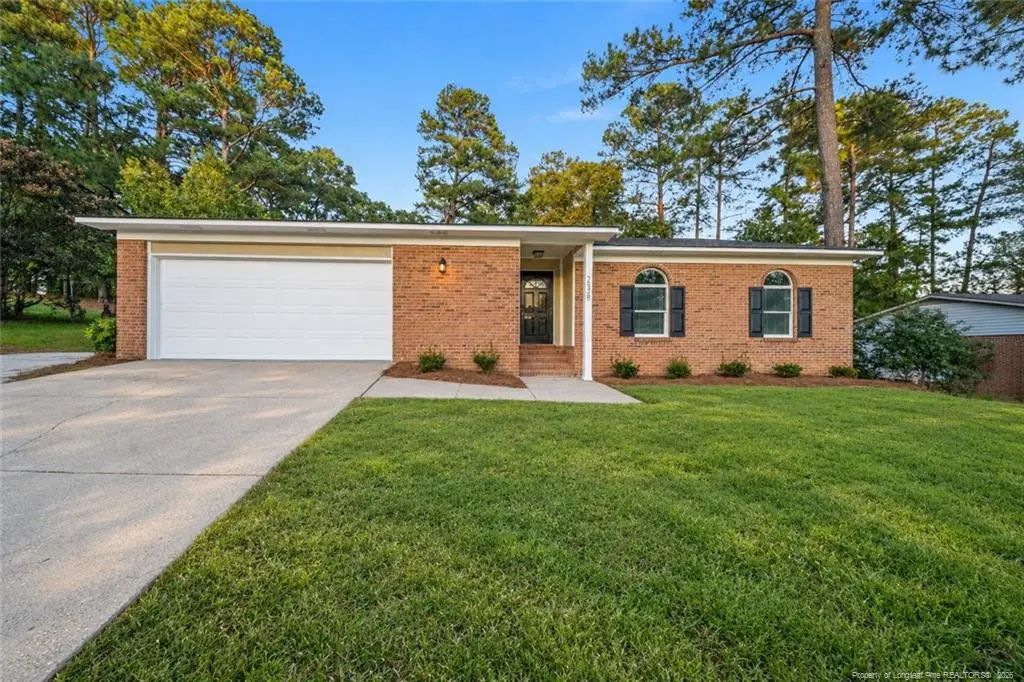 3538 Barron Way, Fayetteville