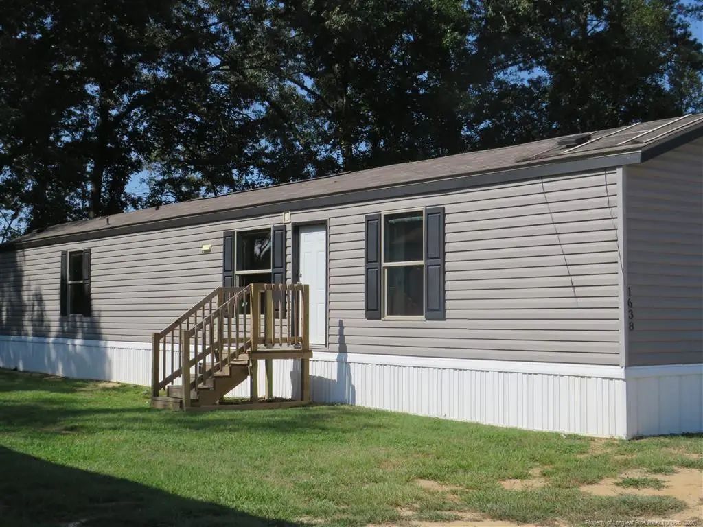 1638 Buzz Drive, Spring Lake