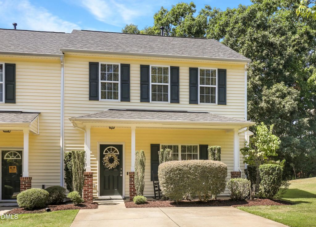 142 Cline Falls Drive, Holly Springs