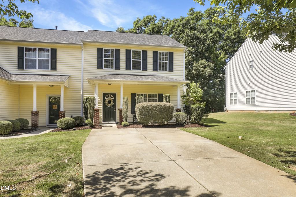 142 Cline Falls Drive, Holly Springs