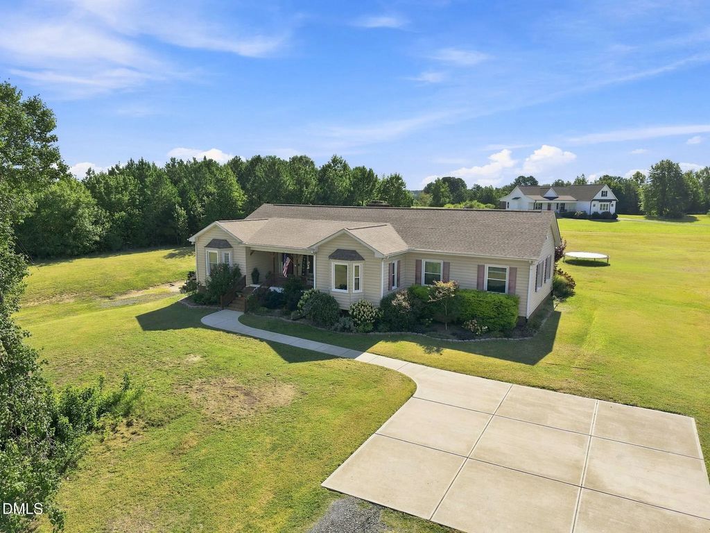 1754 Us-15, Creedmoor
