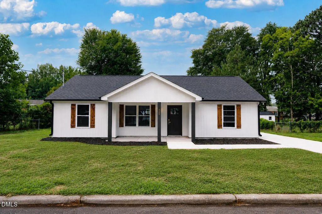 606 E Bay Street, Dunn