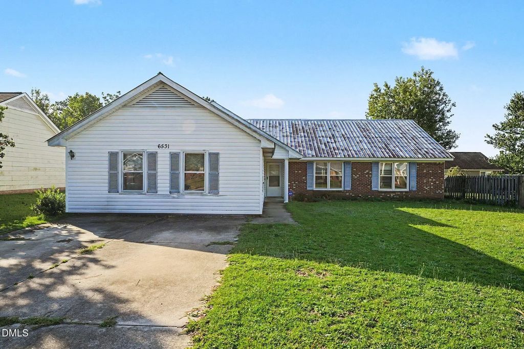 6531 Brookshire Street, Fayetteville