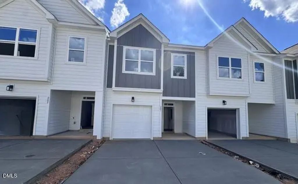 207 Kerag Way, Garner